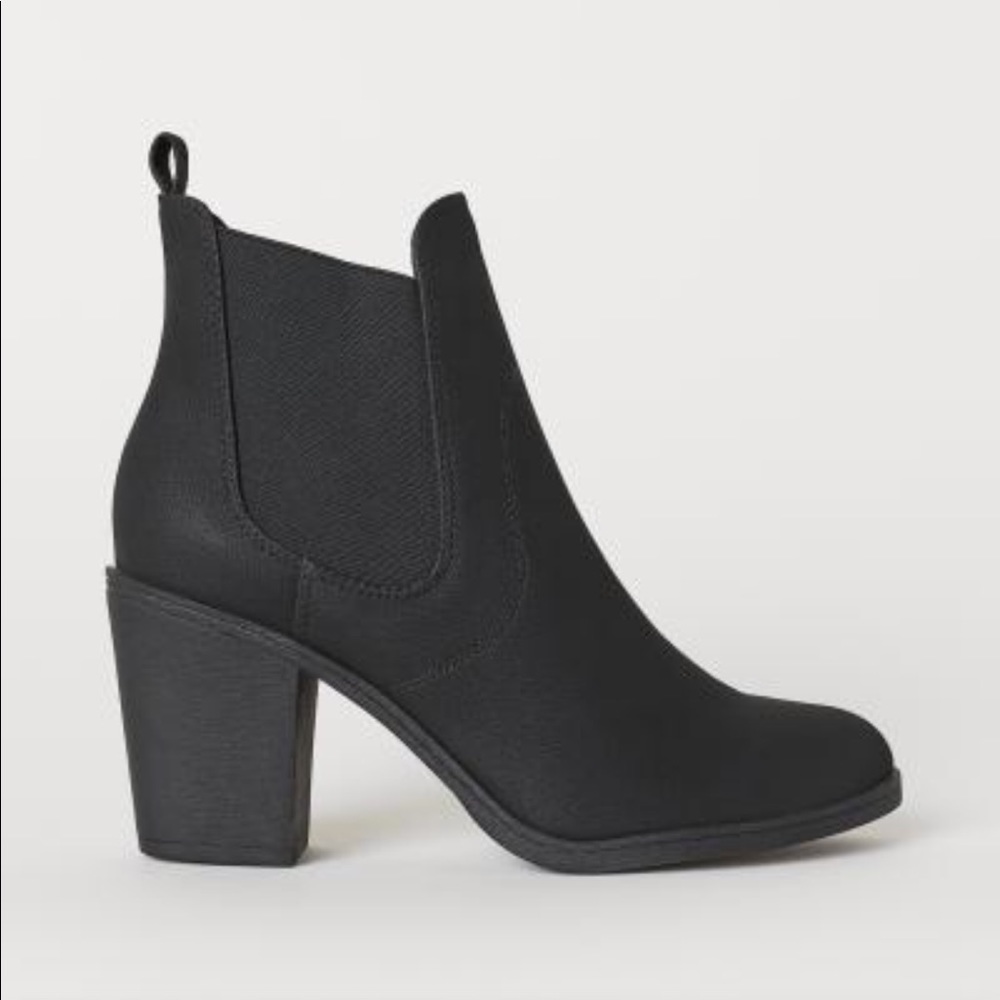 H&M BLACK ANKLE BOOTIES ❤️